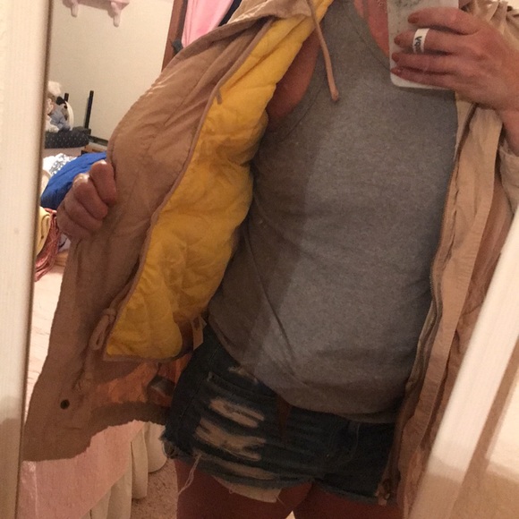 Old navy 2 in 1 jacket. Tan yellow hood pockets zipper Sz L removable - Picture 4 of 13